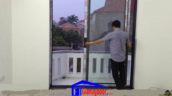Lắp Đặt Cửa gỗ công nghiệp