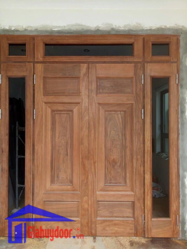 cửa gỗ tự nhiên