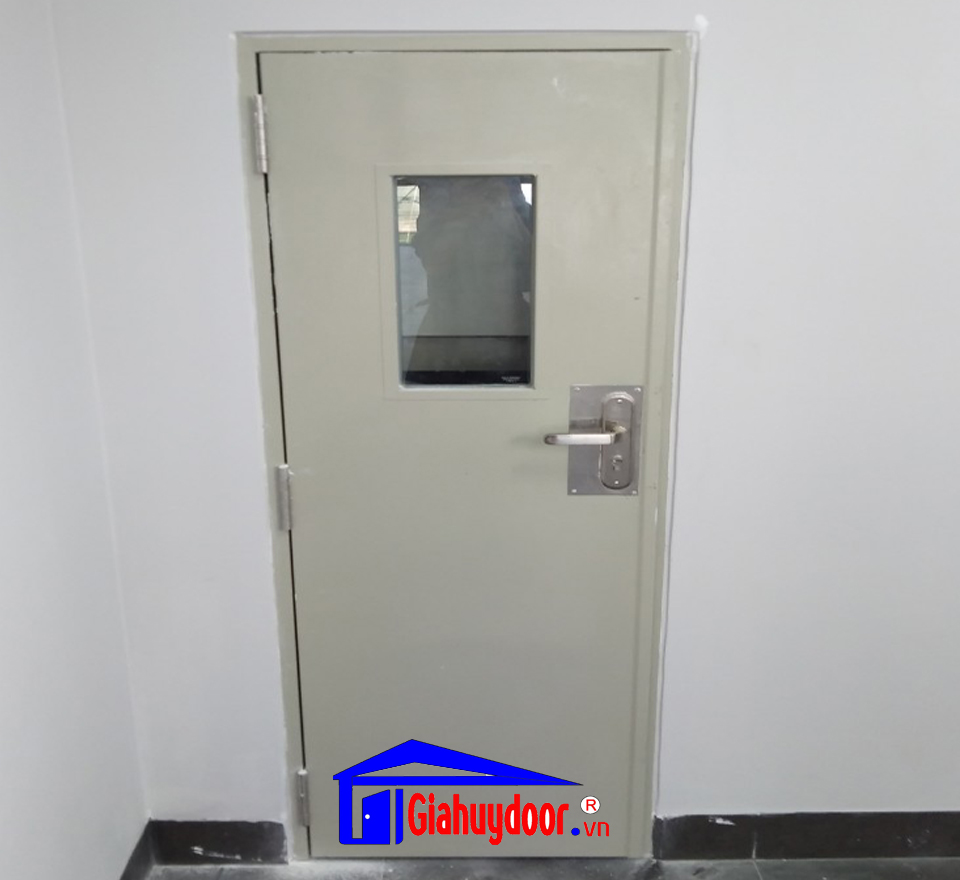 cua-thep-chong-chay-1