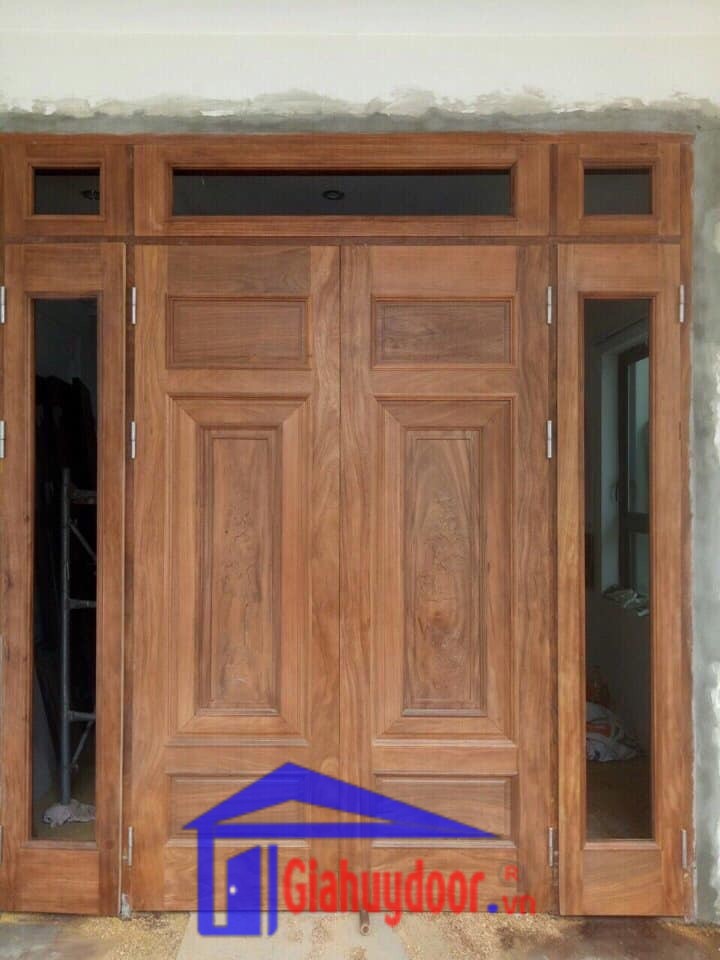 giá cửa gỗ tự nhiên cao cấp